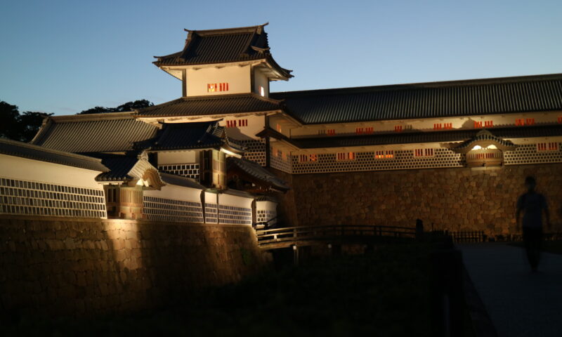 金沢城公園ライトアップ