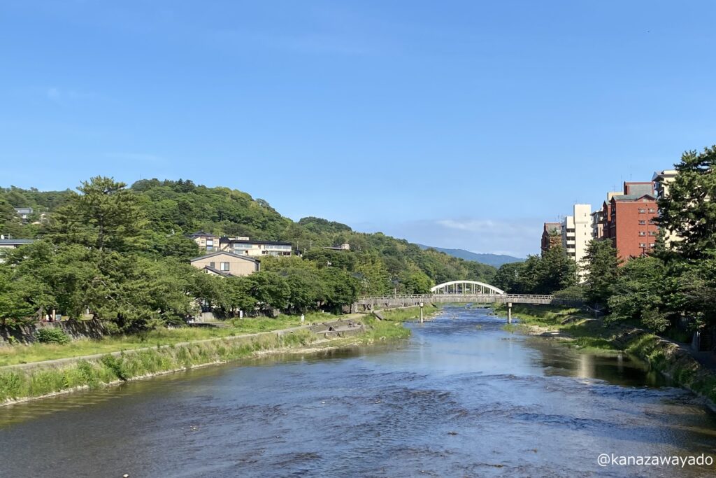 浅野川と卯辰山